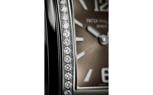 1445f05c123bb3580d37e690baf1a2f7eb53e2db Patek Philippe Twenty~4 Quartz Ladies Watch, Stainless Steel with 36 Diamond (~0.42 ct), 25.1 x 30 mm, Ref# 4910/1200A-010