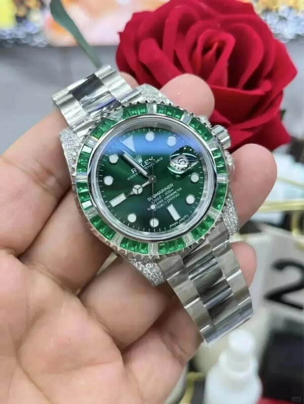 28c691bd8c91ca22912886b41791123109a5fd8e Rolex Submariner Date, 18K White Gold Diamonds Emerald UNWORN, 40mm