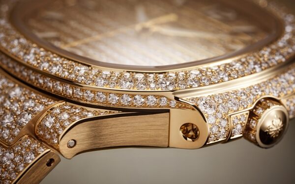 2e034c47a987861120d489141121d9726120e042 Patek Philippe Nautilus Haute Joaillerie Ladies Automatic Watch, 18K Rose Gold and Diamonds, 35,2mm, Ref# 7118/1450R-001