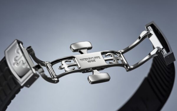 2e1ad7be5914ae5a42e5d966fbb20c648954d2d4 Patek Philippe Aquanaut Luce, Stainless Steel, 38,8mm, Ref# 5267/200A-001