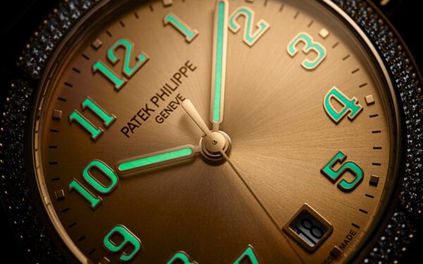 35309246ebb7560dd86a05bb1474d63d5af3f8e9 Patek Philippe Twenty~4 Automatic, 18k Rose Gold with 160 diamonds ~0,77ct, 36mm, Ref# 7300/1200R-011