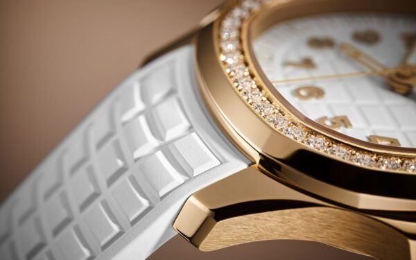 38a633ab31e7b72f55e286056467bafcb5cbcc66 Patek Philippe Aquanaut Luce Travel Time, 18k Rose Gold, 38,8mm, Ref# 5269/200R-001