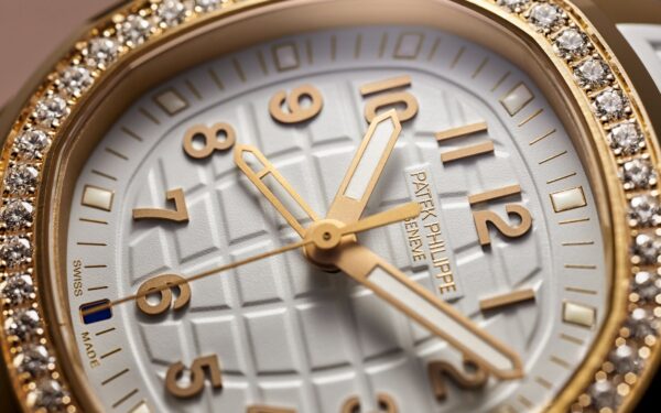 39f3f881020fbd63c693968471f8437e9ae63d68 Patek Philippe Aquanaut Luce Travel Time, 18k Rose Gold, 38,8mm, Ref# 5269/200R-001