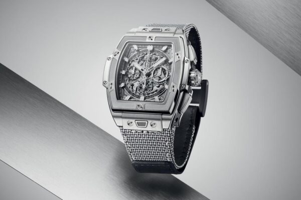 3bf61becb32469b92356738899d35369e9f551f4 Hublot, Spirit of Big Bang Essential Gray, Titanium, 42mm, Ref# 642.NX.0110.NR.HEC23