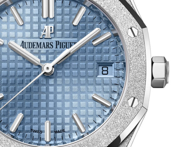 Audemars Piguet Royal Oak FROSTED GOLD SELFWINDING Ref# 77353BC.GG.1263BC.01