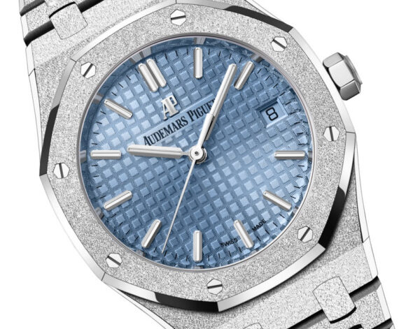 Audemars Piguet Royal Oak FROSTED GOLD SELFWINDING Ref# 77353BC.GG.1263BC.01