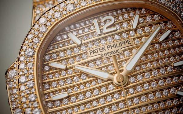 af4f379646505af45cd132e0018ade49a90696bb Patek Philippe Nautilus Haute Joaillerie Ladies Automatic Watch, 18K Rose Gold and Diamonds, 35,2mm, Ref# 7118/1450R-001
