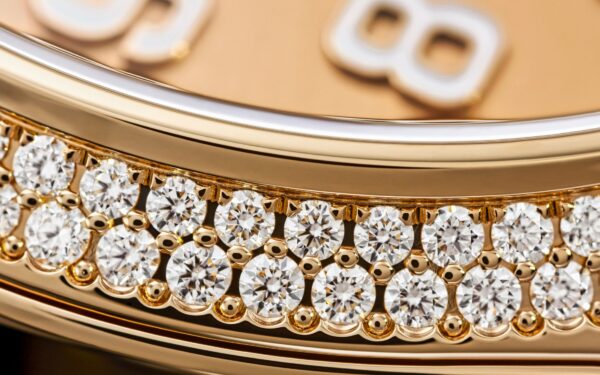 b76e080ace6cc7c01a318e2cd30bb8afc0087f38 Patek Philippe Twenty~4 Automatic, 18k Rose Gold with 160 diamonds ~0,77ct, 36mm, Ref# 7300/1200R-011