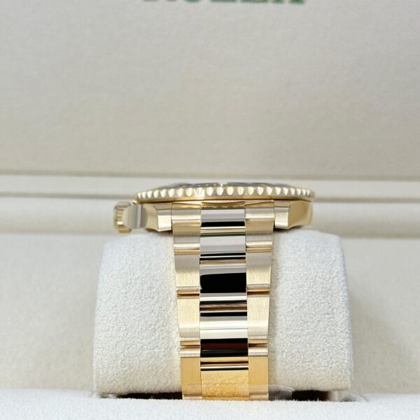 Rolex Submariner Date, 18k Yellow Gold, 41mm, Ref# 126618ln-0002