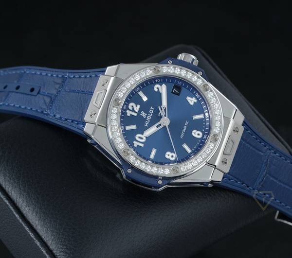 d4fe60da77b38586a551ad86e1a479f904c8b8b9 Hublot Big Bang, One Click Steel Blue Diamonds 39mm, Ref# 465.SX.7170.LR.1204
