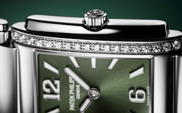 d80627d4e97fda05f61cc1879bdff6ae4b8b9853 Patek Philippe Twenty~4 Quartz Ladies Watch, Stainless Steel with 36 Diamond (~0.42 ct), 25.1 x 30 mm, Ref# 4910/1200A-011