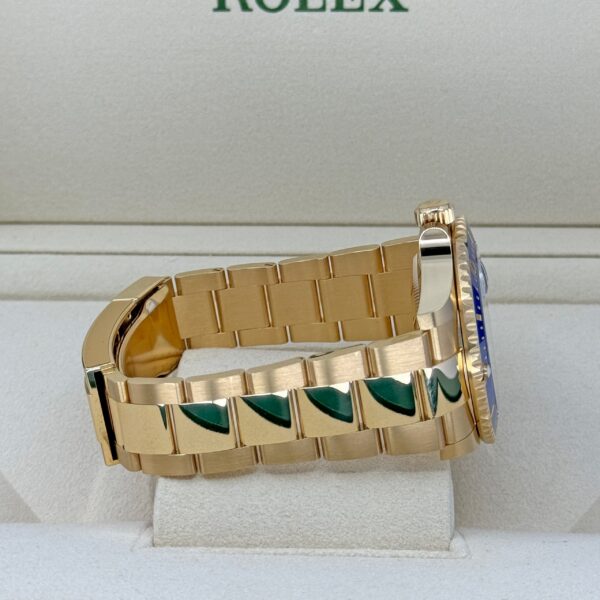 Rolex Submariner Date, 18k Yellow Gold, 41mm, Ref# 126618lb-0002