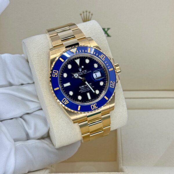Rolex Submariner Date, 18k Yellow Gold, 41mm, Ref# 126618lb-0002
